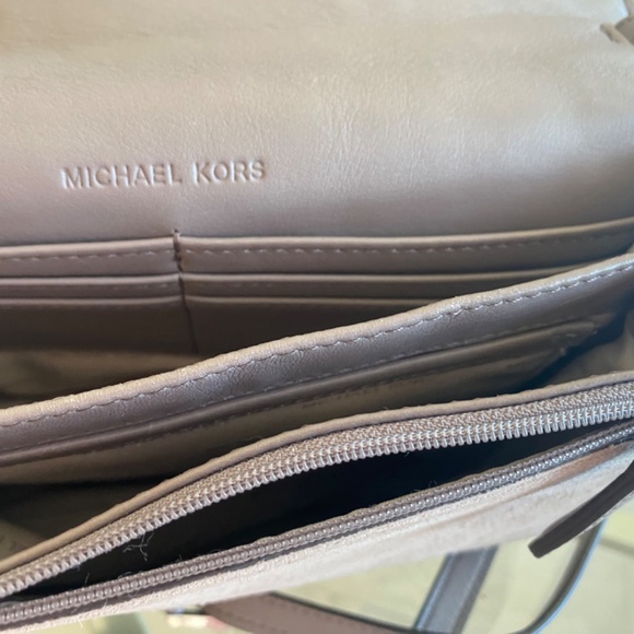 Authentic Michael Kors Bag - Picture 8 of 9